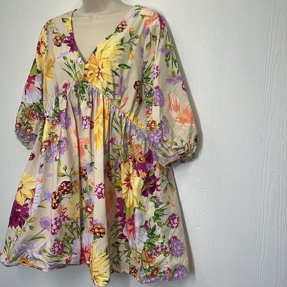 H&M -  Bright Floral Colorful  Deep V Neck Tie Back Mini Dress Size Medium - Picture 6 of 11